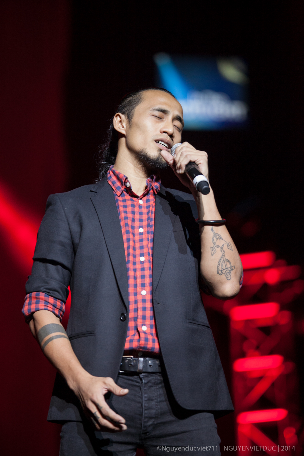 Phạm Anh Khoa là khách mời đặc biệt trong đêm nhạc Uyên Linh.